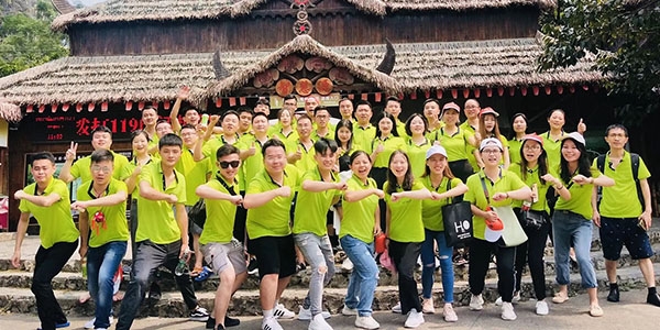 2019年深圳運(yùn)營(yíng)中心天地心網(wǎng)絡(luò)成功出游桂林山水甲天下